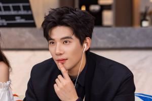 专业！王安宇现身华子中国行现场🔥大秀抢板一条龙+扣篮