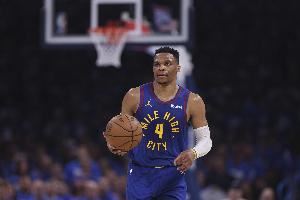 Shams：威少休赛期一直和国王保持沟通 后者一直想提升控卫深度