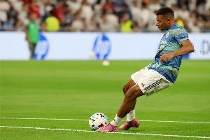 马卡报：姆巴佩周五回到皇马训练中，有望出战本轮西甲联赛