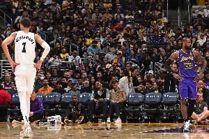 休赛期被收集球星卡最多的球员Top10：文班居首 老詹次席 库里第4