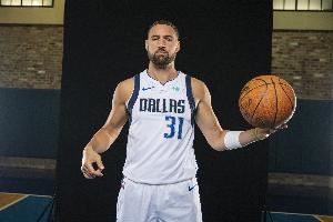 克莱：我现在打球就是为了争冠 我们必须持之以恒地努力