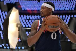 上一场被爵士暴揍&此役赢太阳27分 比尔：今晚我们的努力程度不同