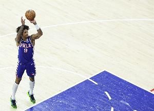 高效全能！乌布雷半场9中7贡献16分6板4助外加1断1帽 三分4中2