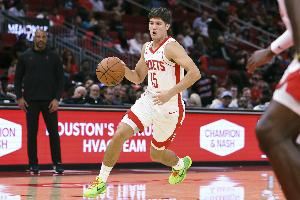 谢泼德:我们的得分不是问题 但面对包夹时要团结一致